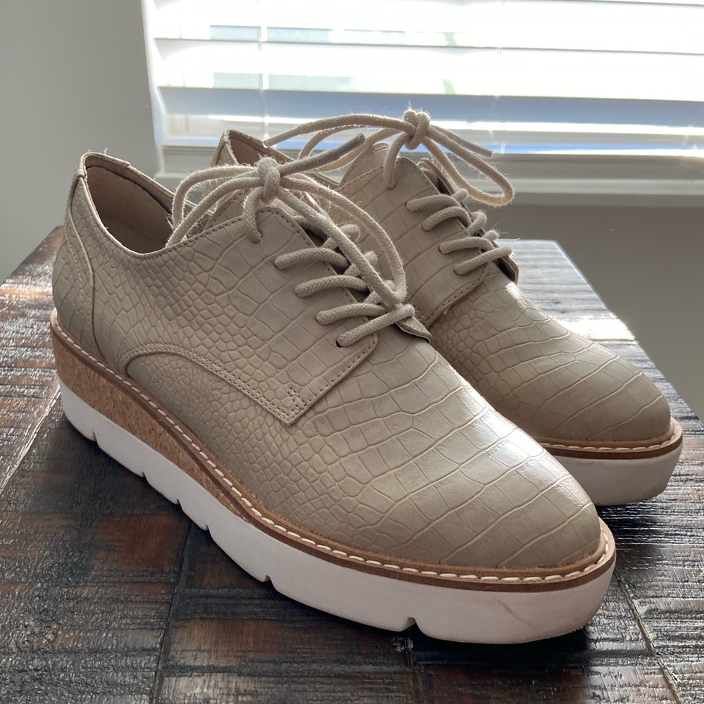 Steve Madden Wrenley Wedge Oxford